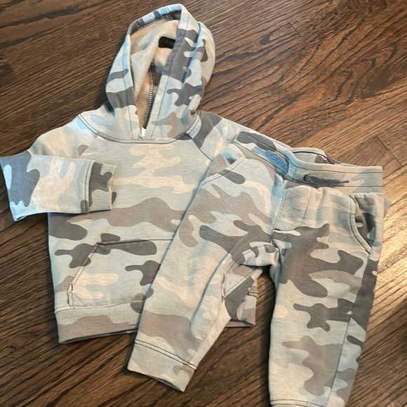 Sweat Set - Picture 1 of 5